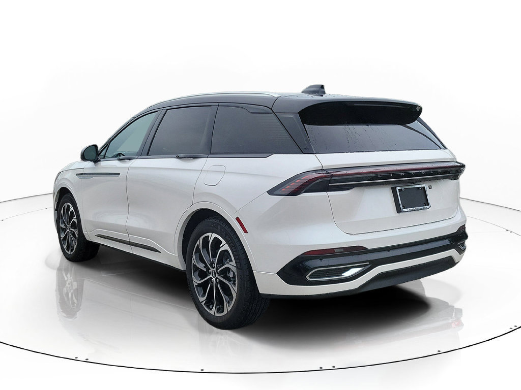 Certified 2026 Lincoln Nautilus Reserve AWD/4WD image 4