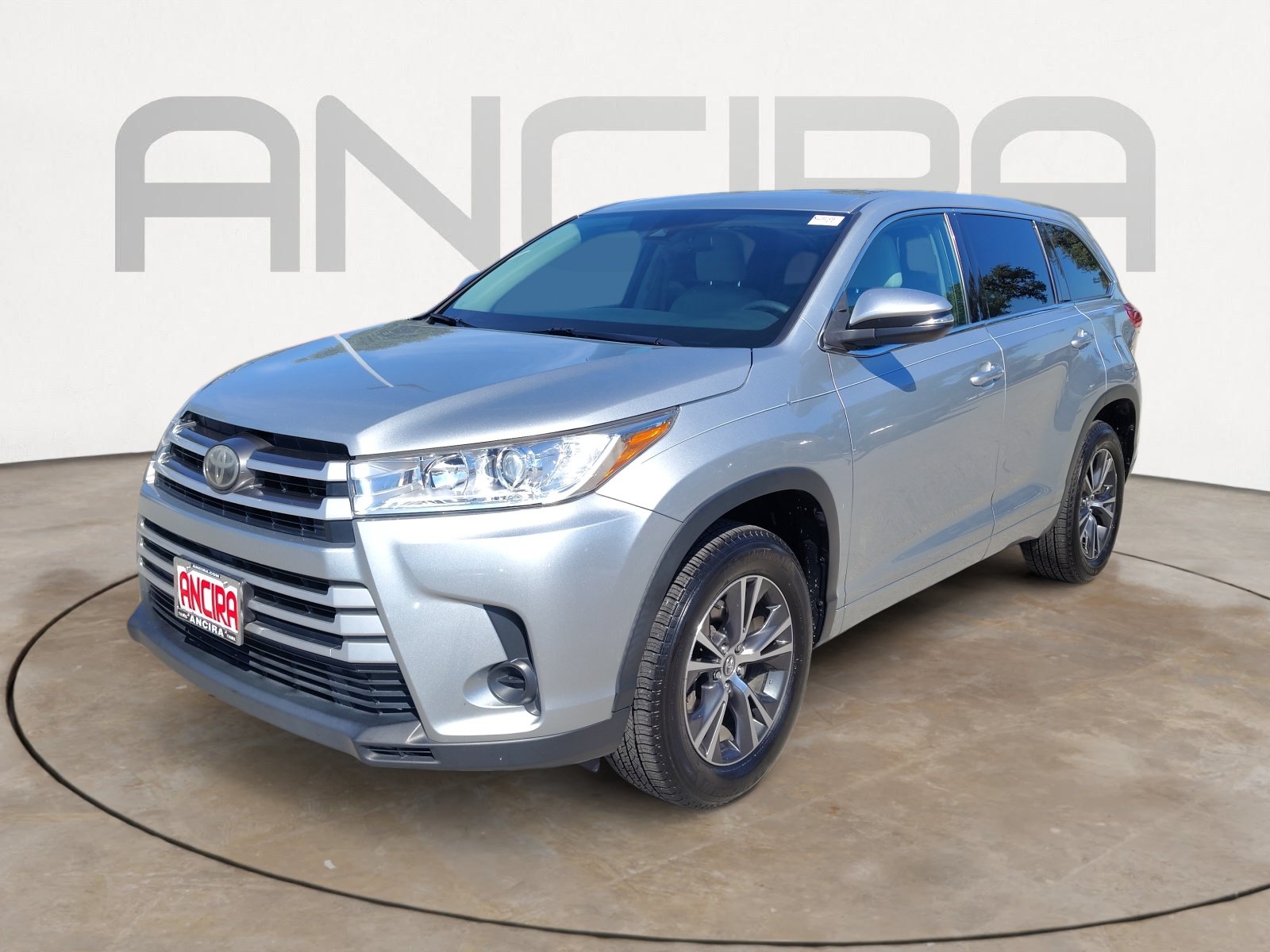 Used 2017 Toyota Highlander LE FWD image 6