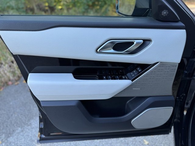 Used 2022 Land Rover Range Rover Velar R-Dynamic S image 8