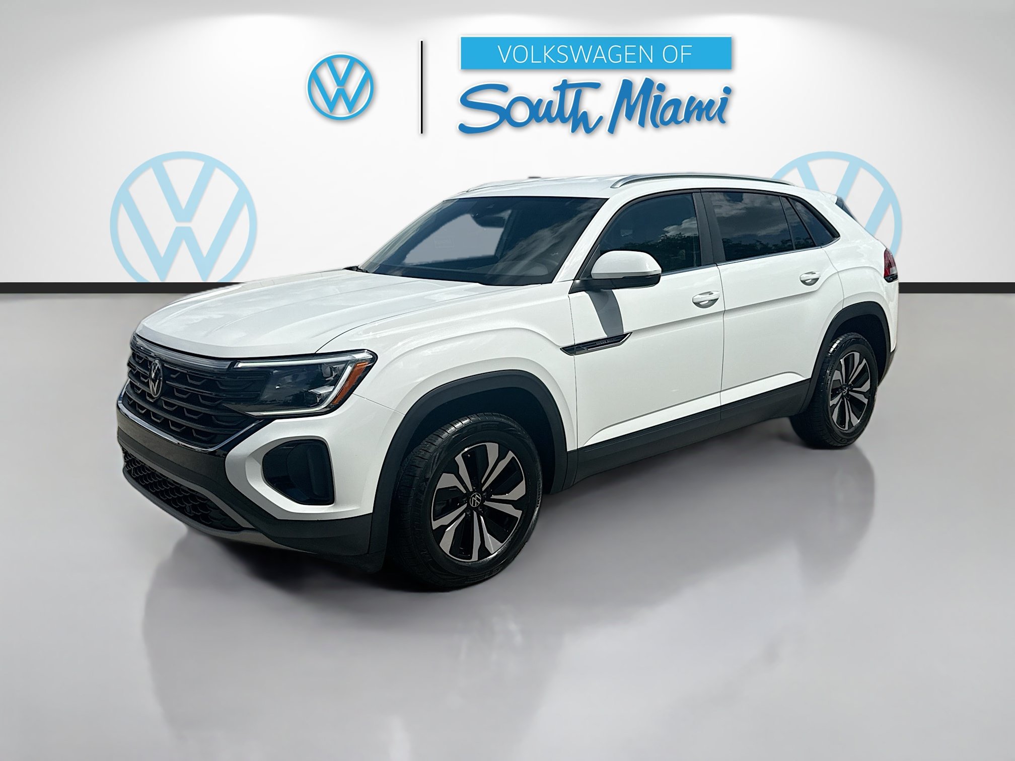 Certified 2024 Volkswagen Atlas Cross Sport SE FWD image 3
