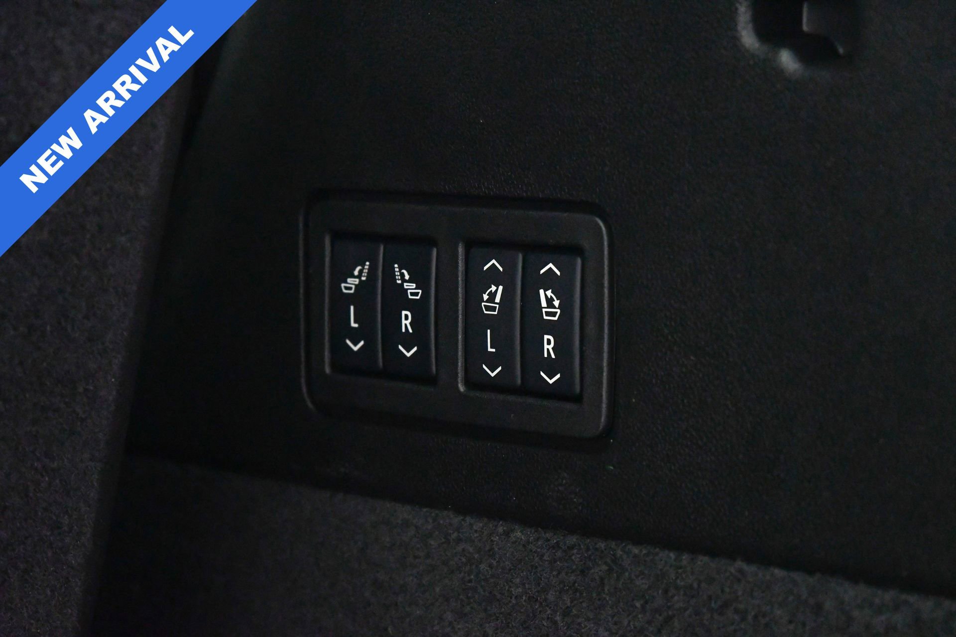 Used 2025 Cadillac XT6 Premium Luxury image 9