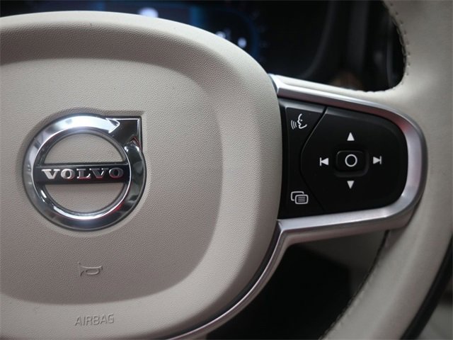 Used 2022 Volvo XC60 B5 Momentum w/ Climate Package image 14