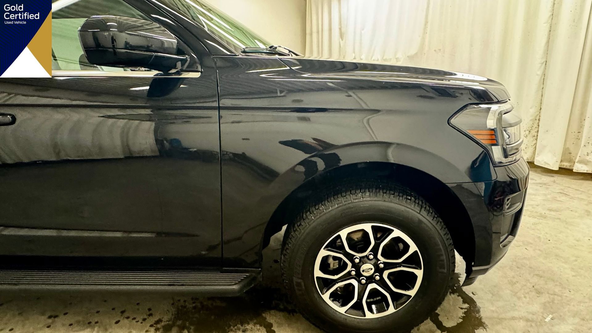 Certified 2024 Ford Expedition XLT image 4