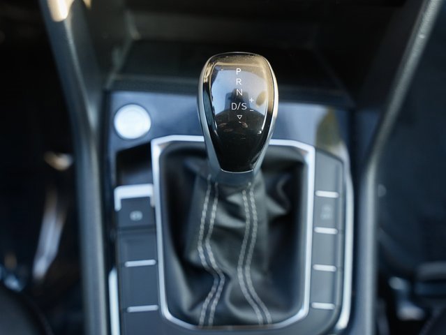 Used 2024 Volkswagen Taos SE image 25