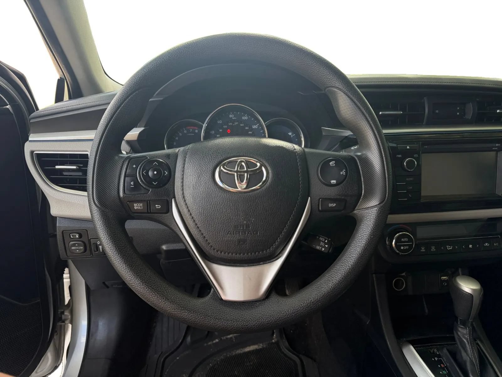 Used 2014 Toyota Corolla LE FWD image 11