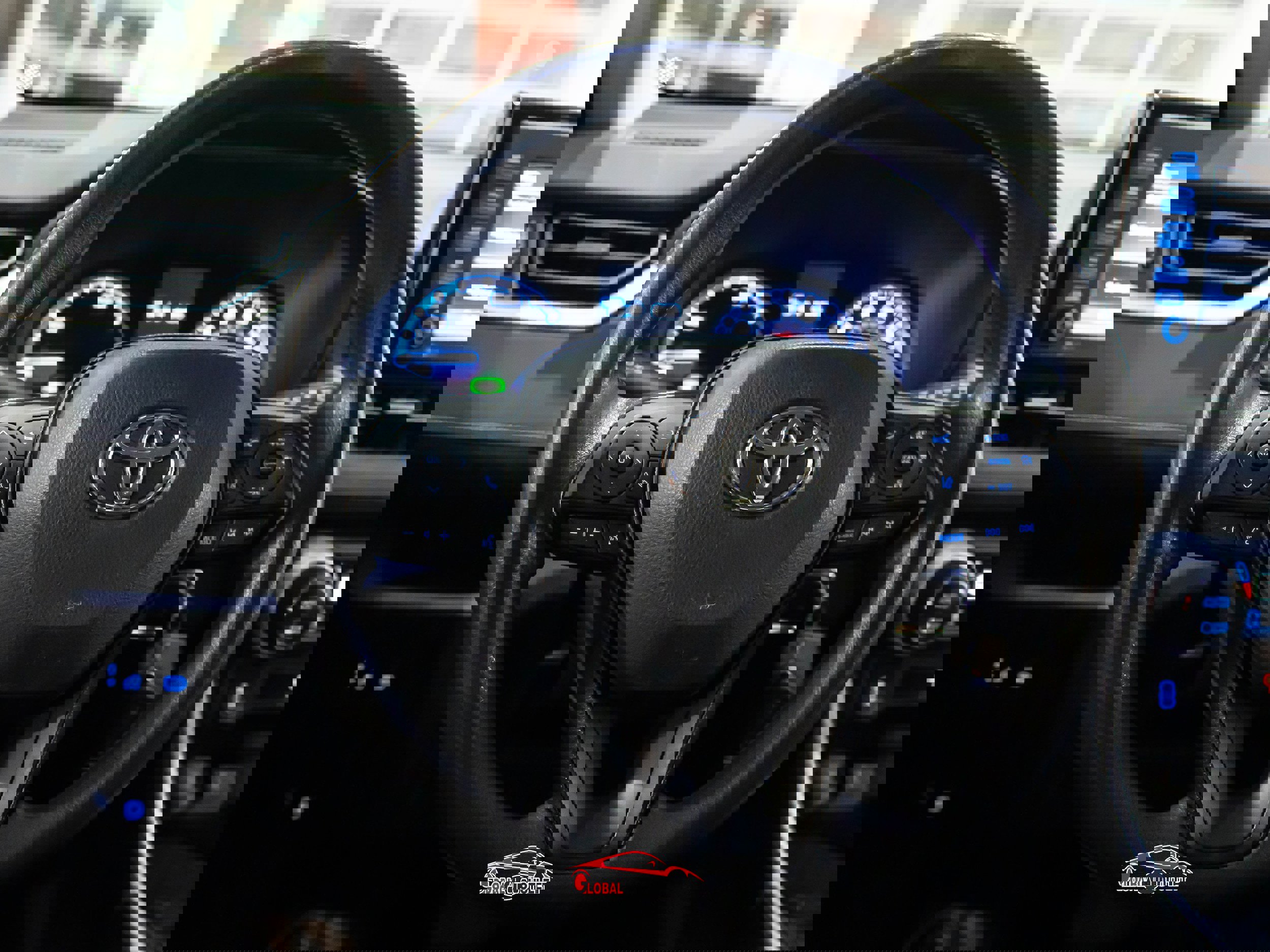 Used 2020 Toyota RAV4 LE image 23