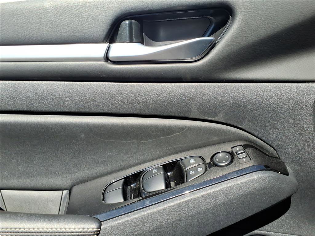 Used 2024 Nissan Altima 2.5 SL image 6