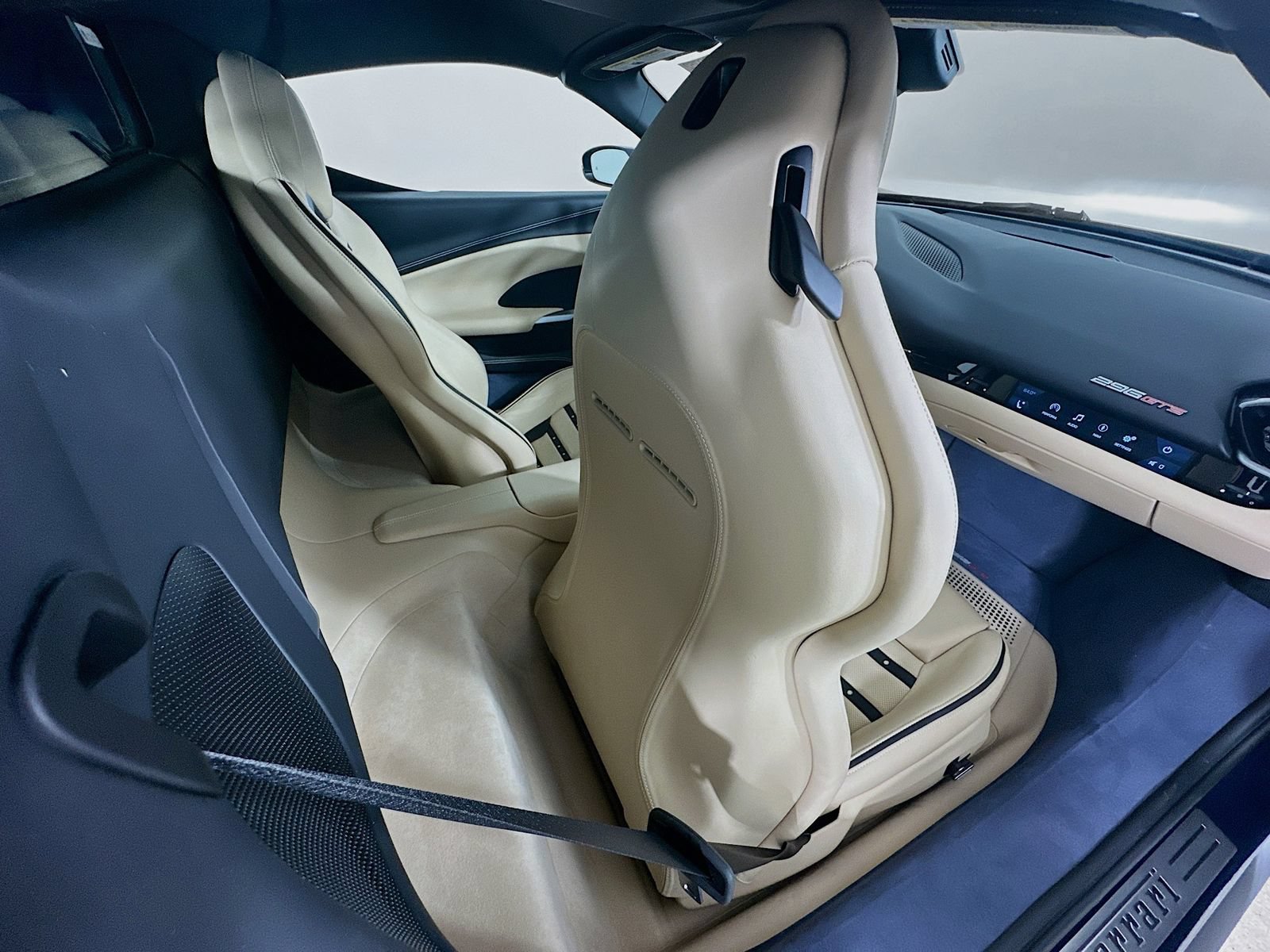 Used 2025 Ferrari 296 GTS RWD image 65