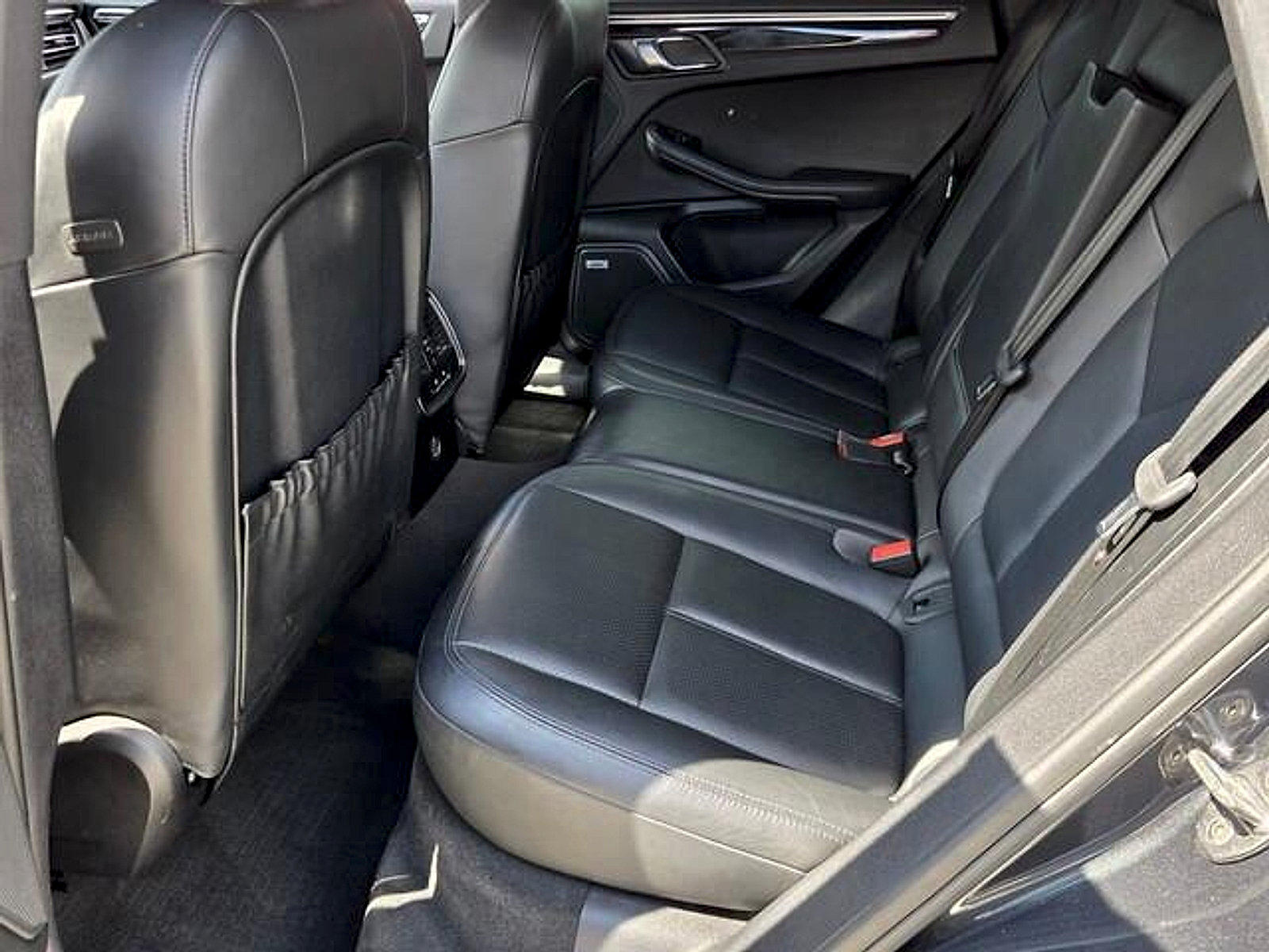 Used 2019 Porsche Macan AWD/4WD image 11