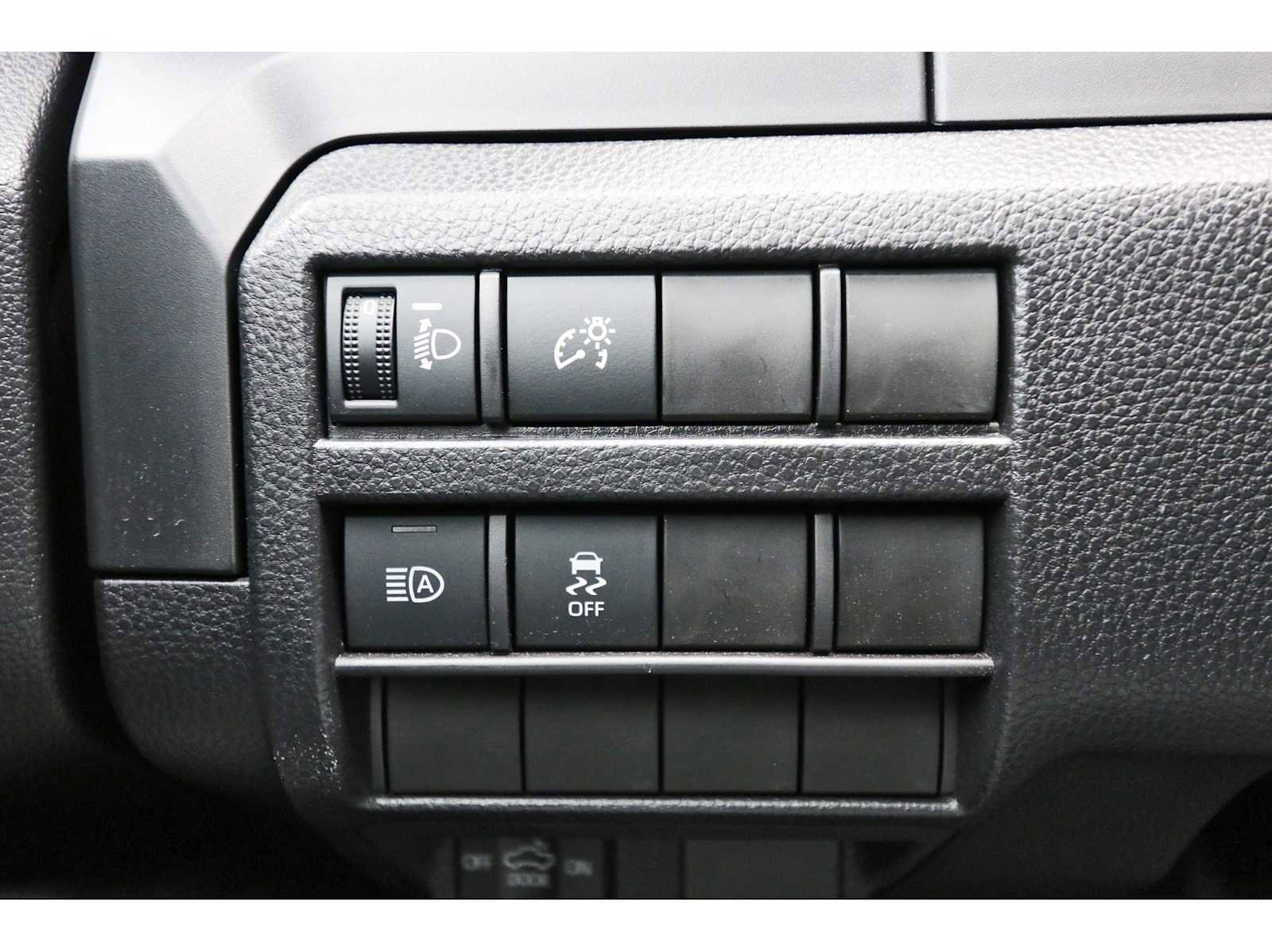 Used 2025 Toyota Tacoma SR image 19