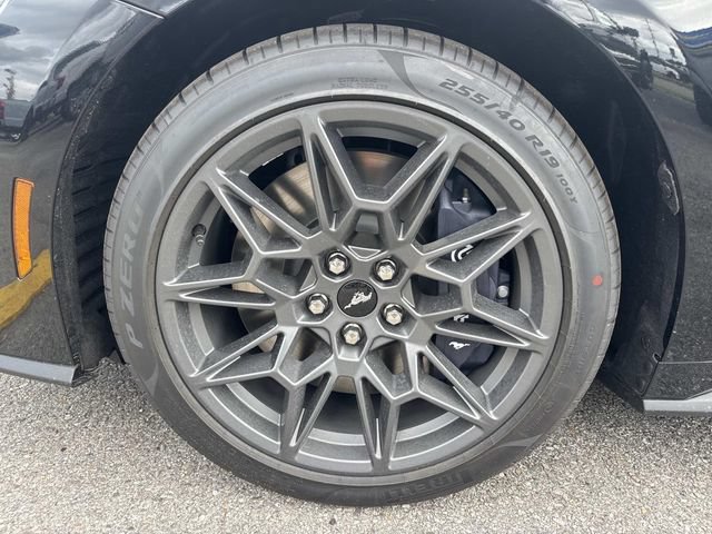 New 2026 Ford Mustang GT w/ GT Performance Package RWD image 9