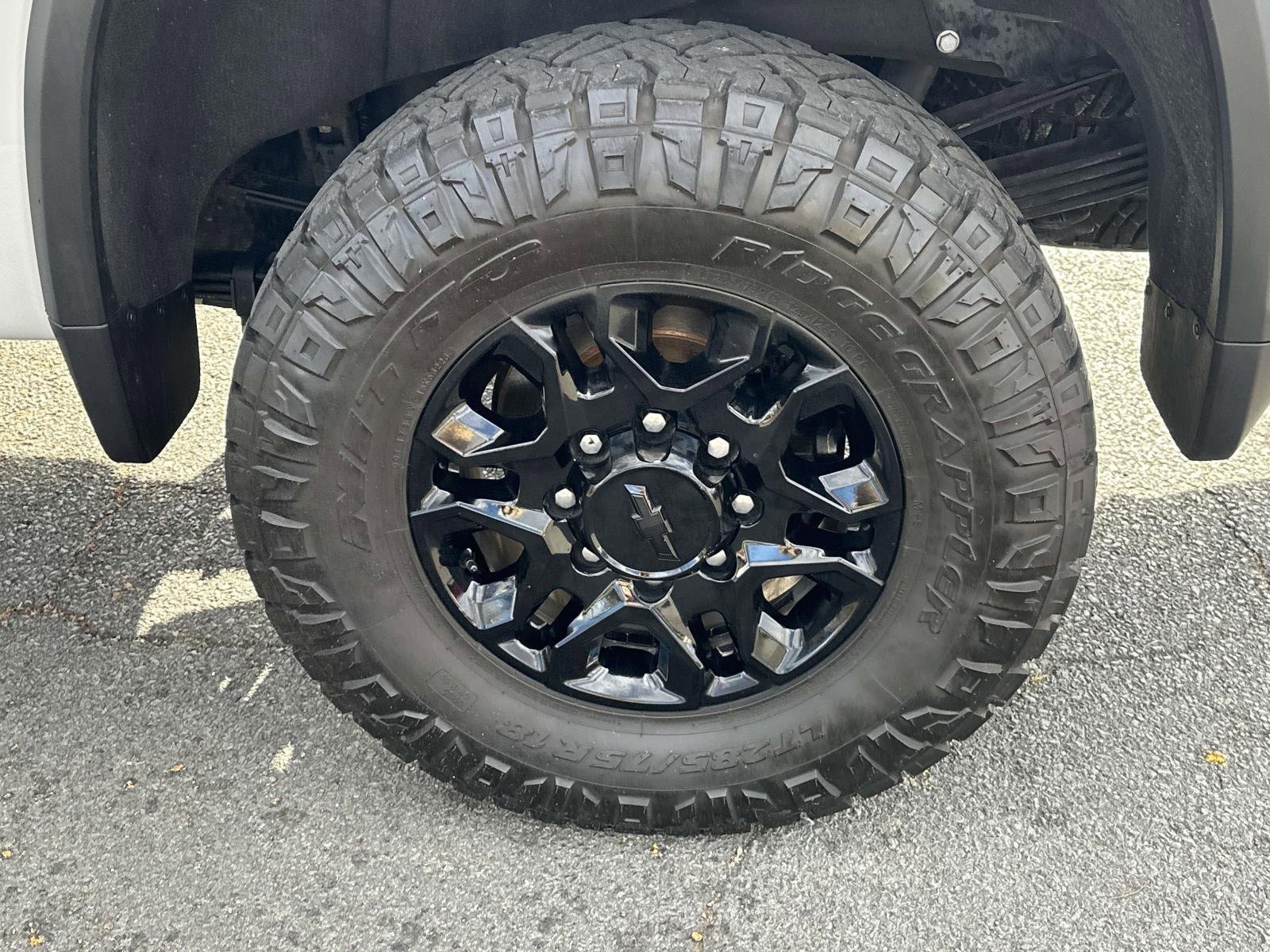 Used 2024 Chevrolet Silverado 2500 LTZ w/ LTZ Convenience Package image 31