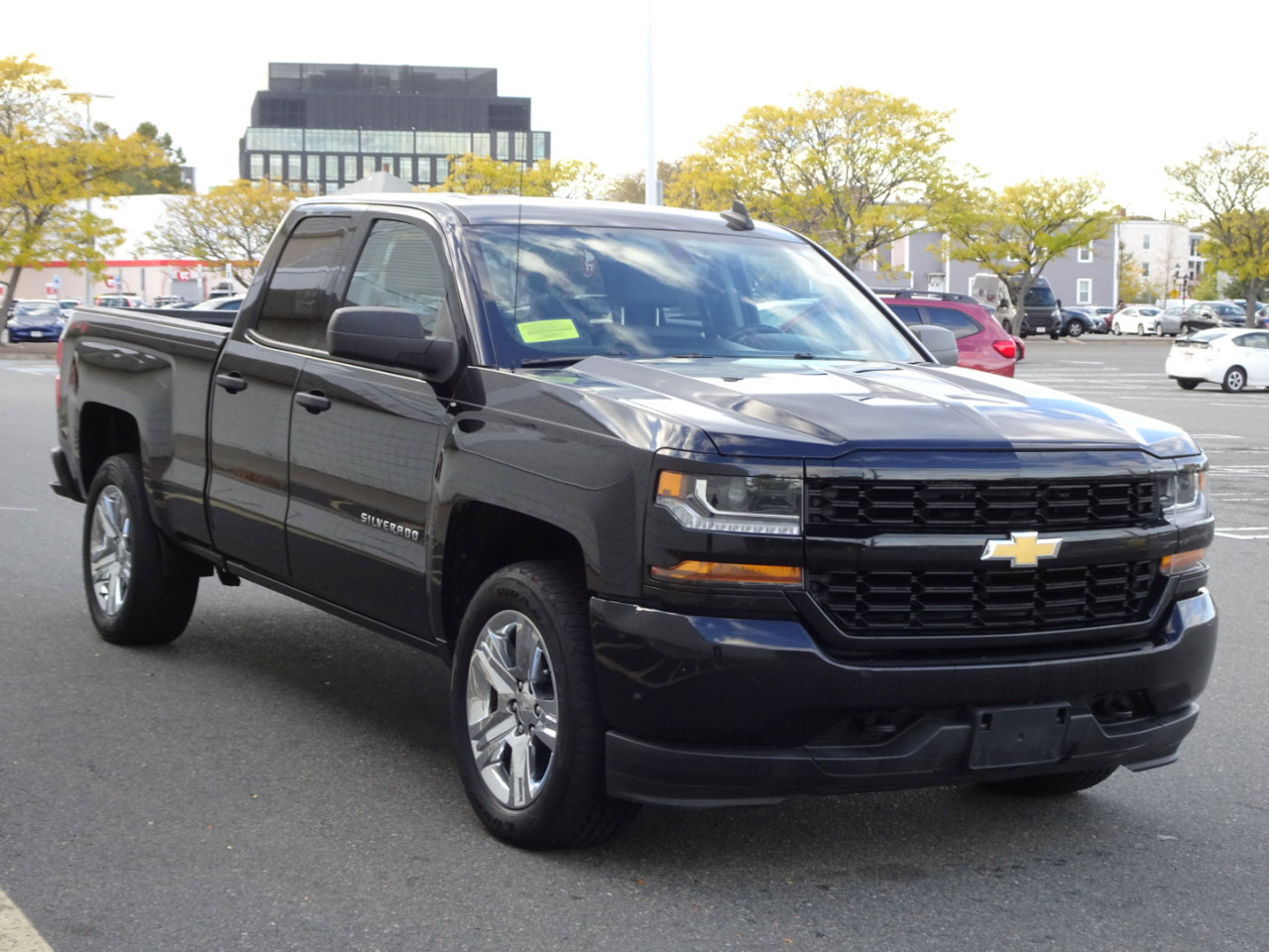 Used 2018 Chevrolet Silverado 1500 Custom w/ Custom Value Package image 3