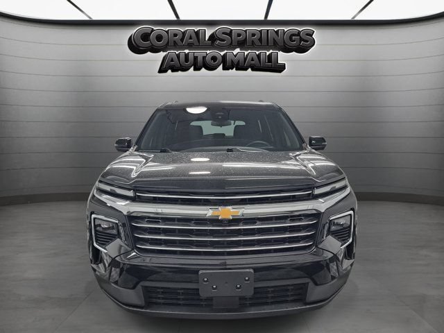 Used 2024 Chevrolet Traverse LT FWD image 2