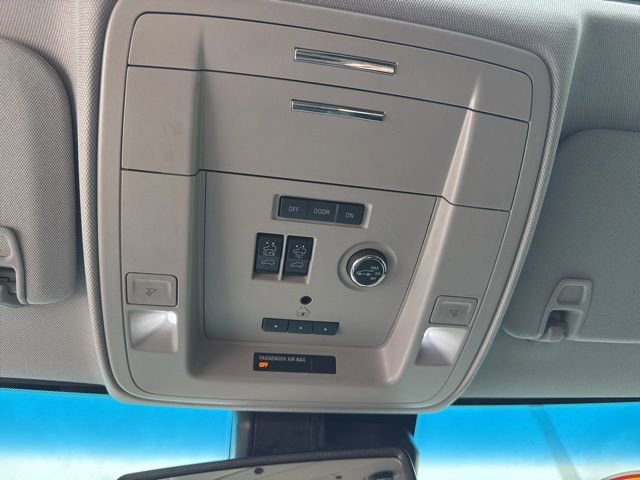 Used 2018 GMC Yukon SLT w/ Premium Edition image 33