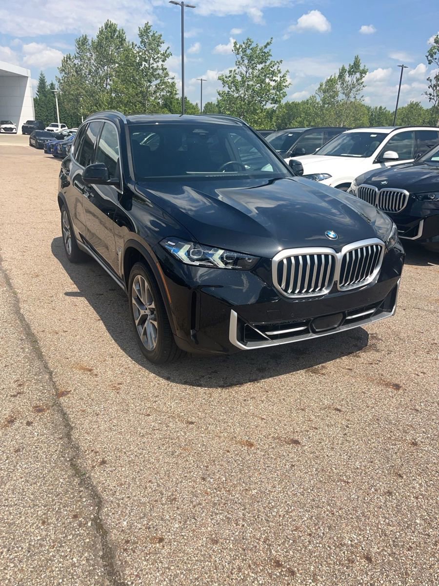 Used 2026 BMW X5 xDrive40i AWD/4WD image 1