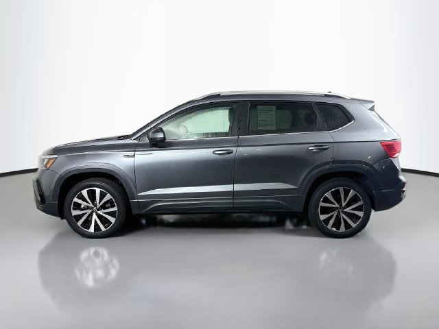 Certified 2022 Volkswagen Taos SE FWD image 4
