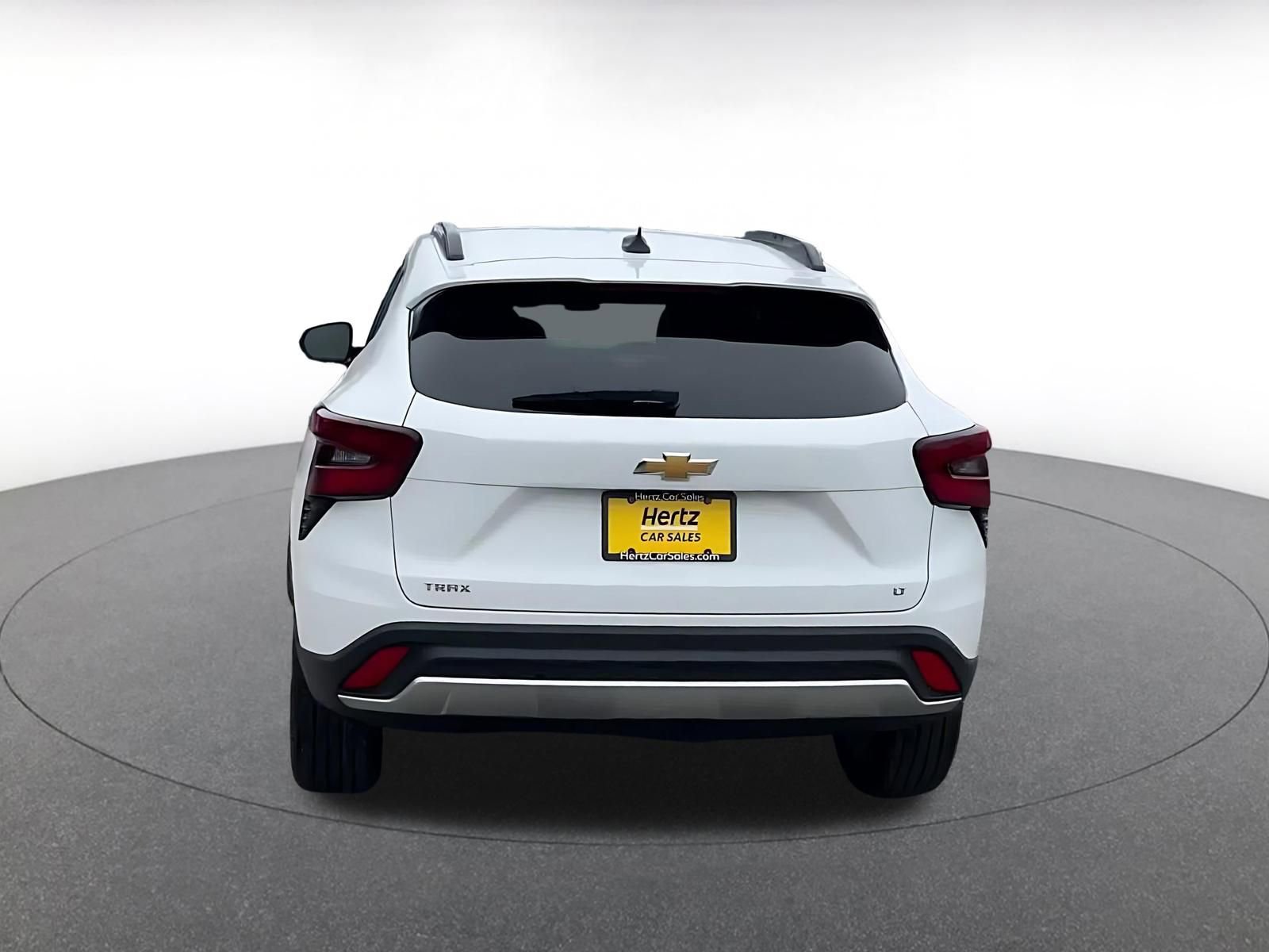Used 2025 Chevrolet Trax LT w/ LT Convenience Package image 12