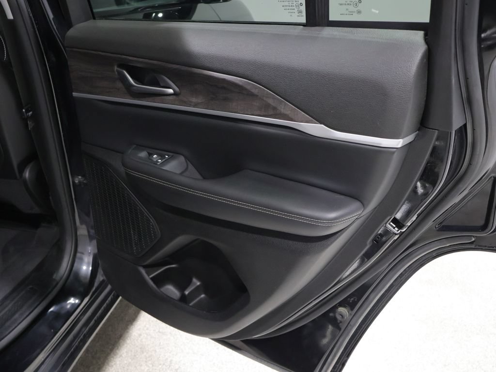 Used 2023 Jeep Grand Cherokee Limited AWD/4WD image 22
