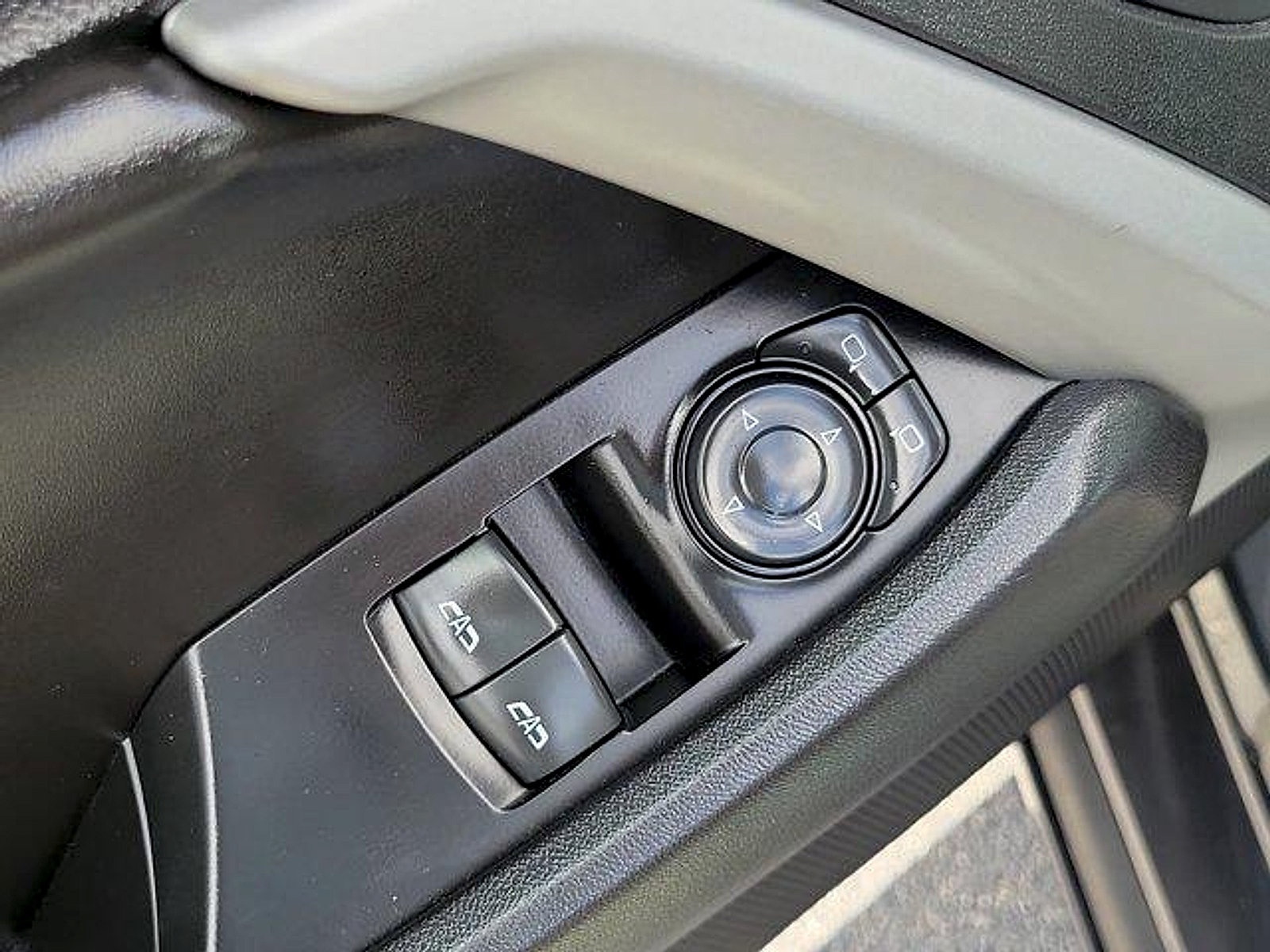 Used 2017 Chevrolet Camaro LS RWD image 13