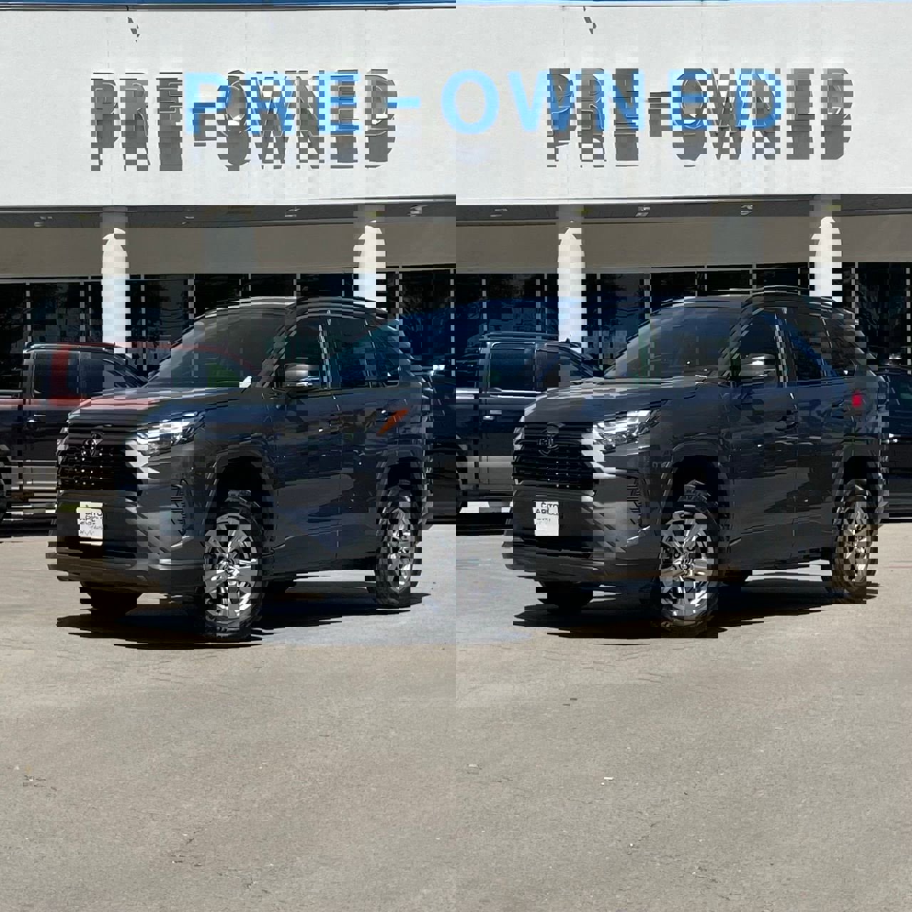 Used 2024 Toyota RAV4 XLE image 1