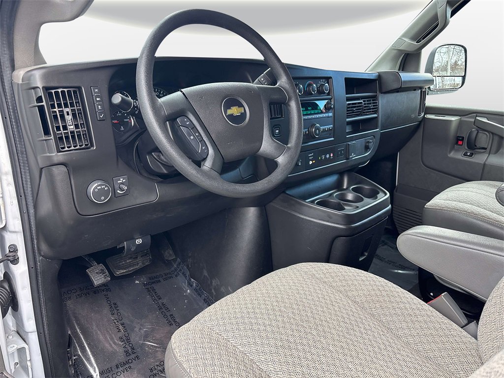 Used 2022 Chevrolet Express 3500 LT w/ LT Preferred Equipment Group image 8