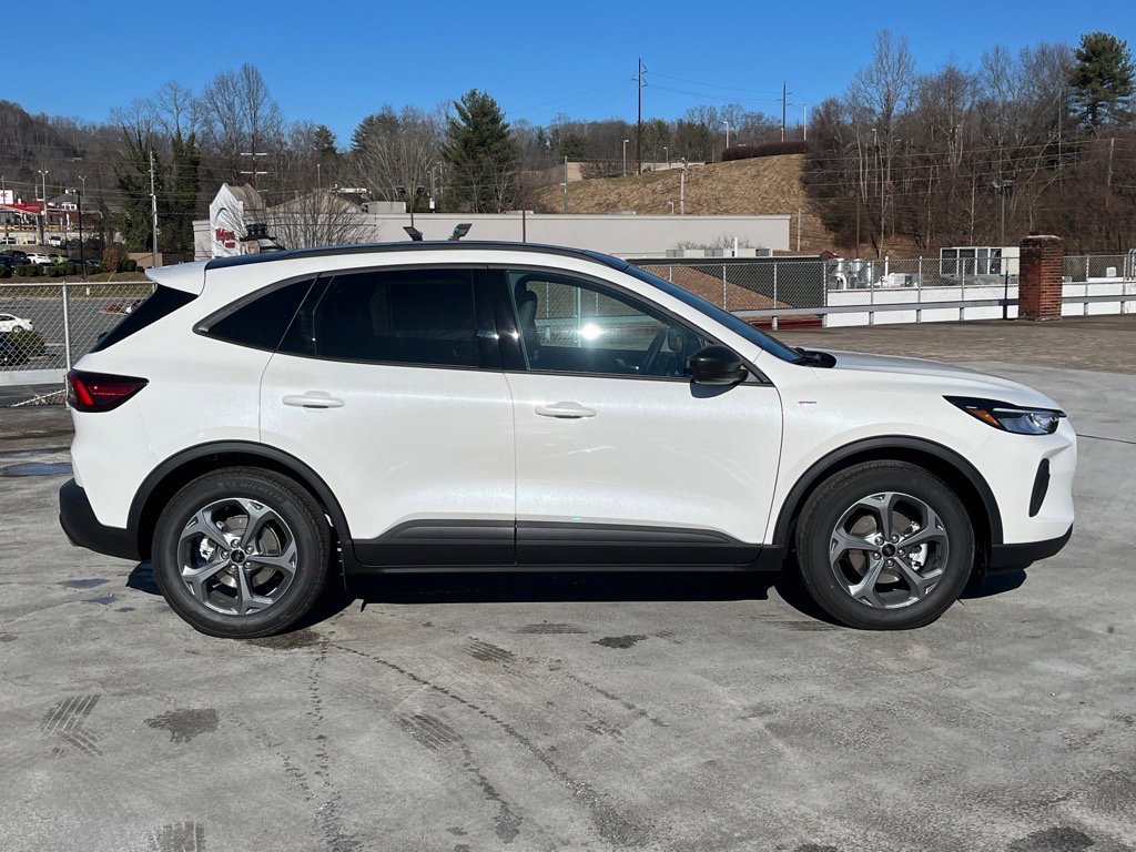 New 2026 Ford Escape ST-Line w/ Tech Pack #1 image 2