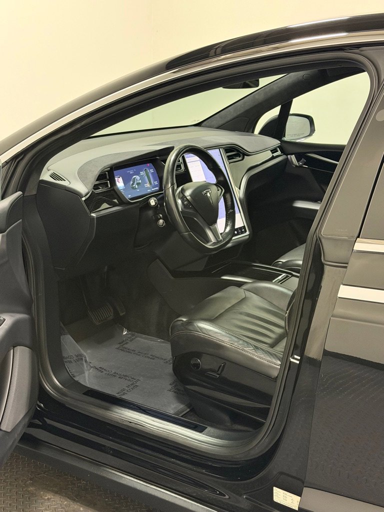 Used 2016 Tesla Model X 75D image 8
