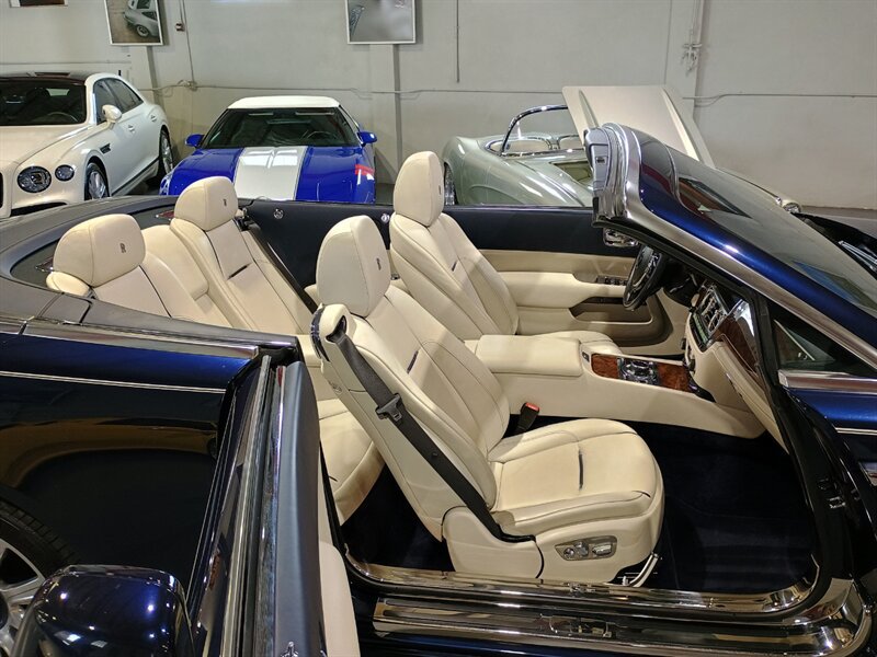 Used 2016 Rolls-Royce Dawn RWD image 34