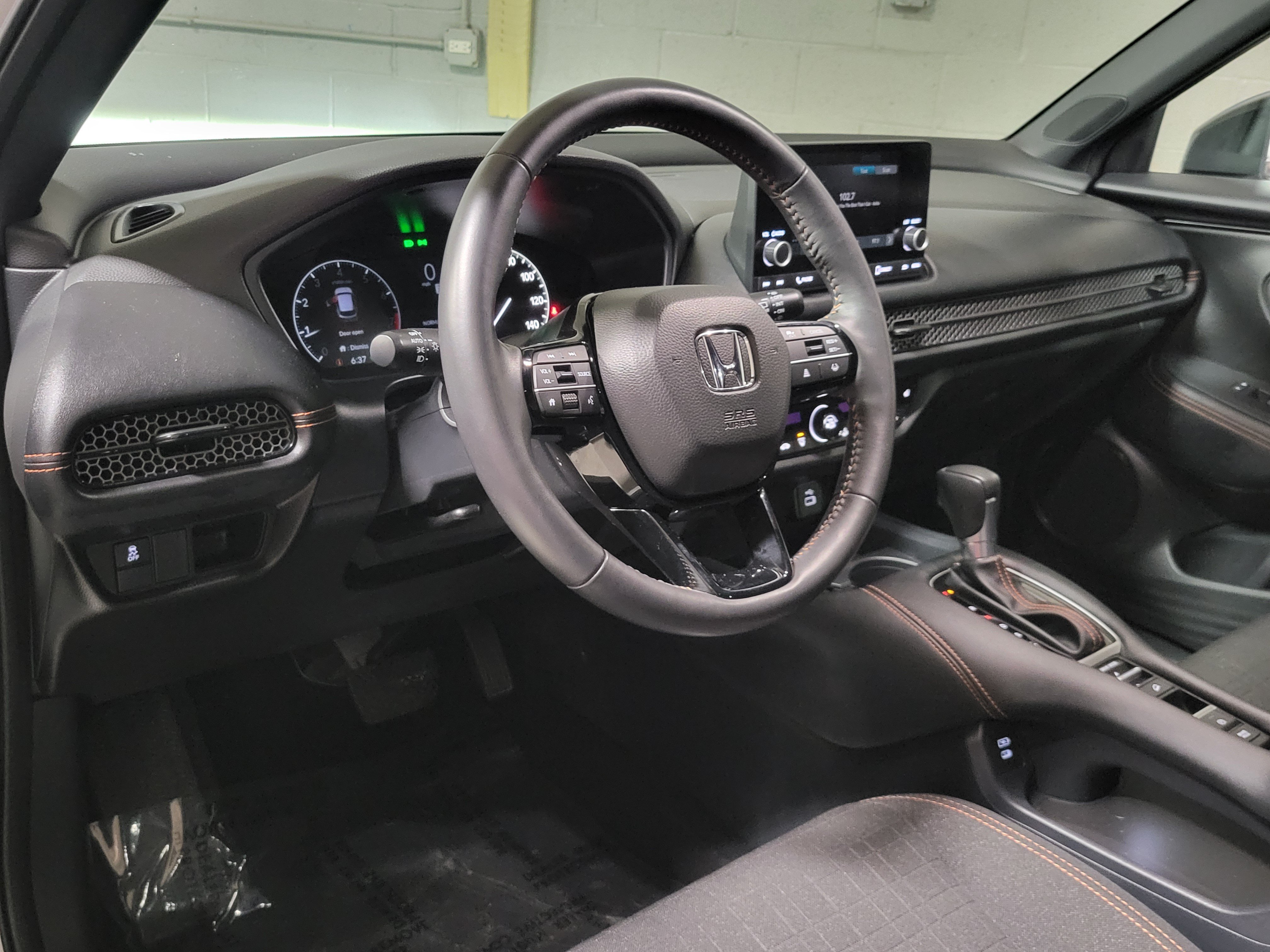 Used 2025 Honda HR-V Sport image 10