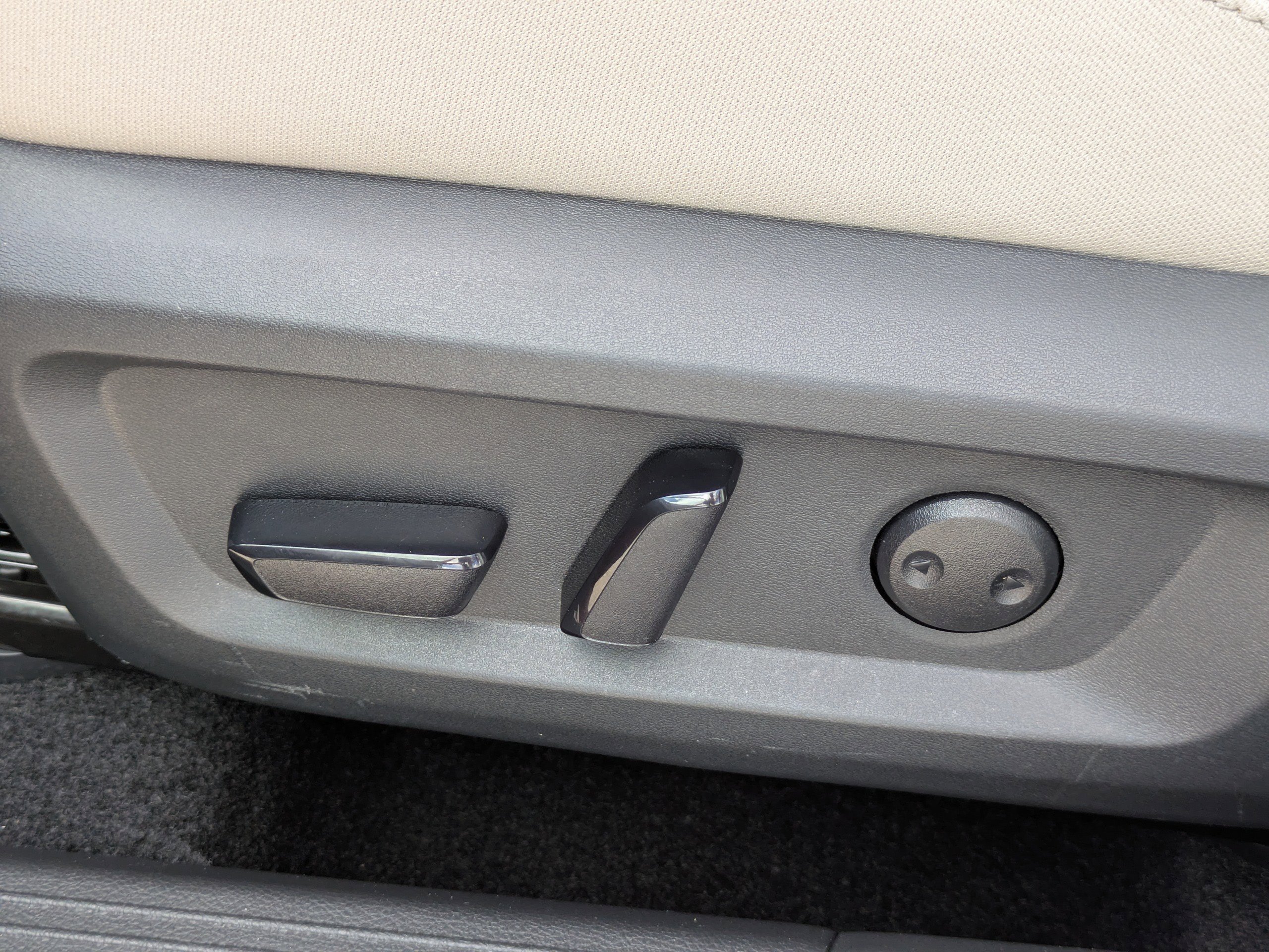 Certified 2025 Nissan Rogue SV image 22