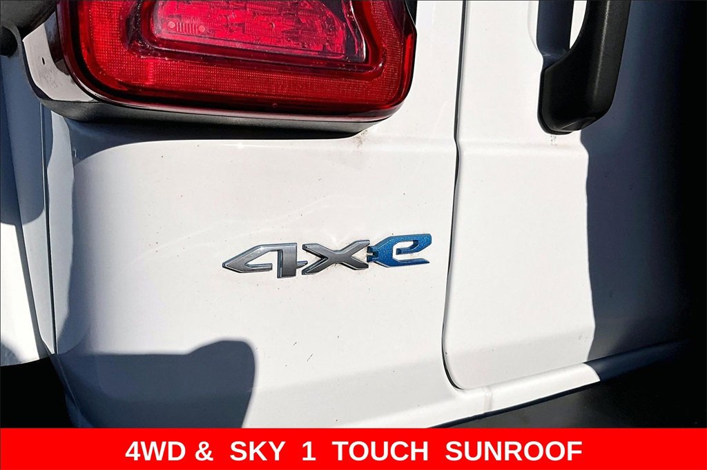 Used 2021 Jeep Wrangler Unlimited Sahara w/ Cold Weather Group image 22