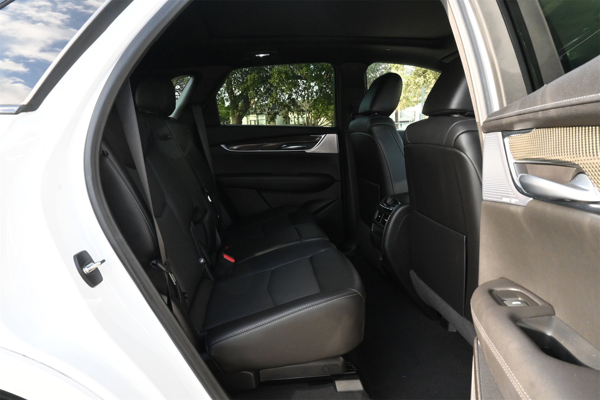 Used 2022 Cadillac XT5 Sportv w/ Technology Package image 24