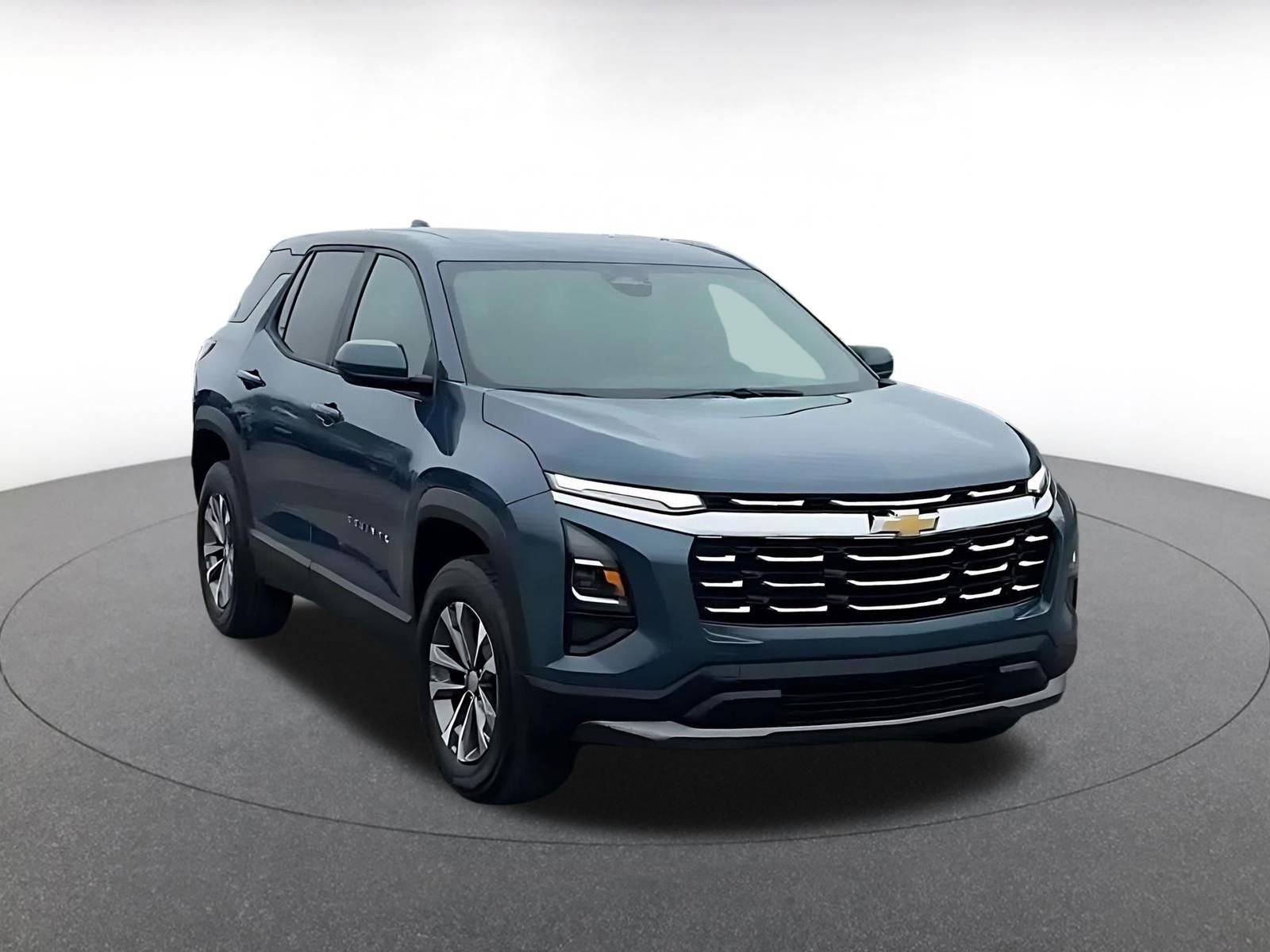 Used 2025 Chevrolet Equinox LT image 2