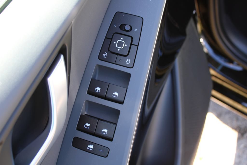 New 2026 Kia Niro FWD image 19