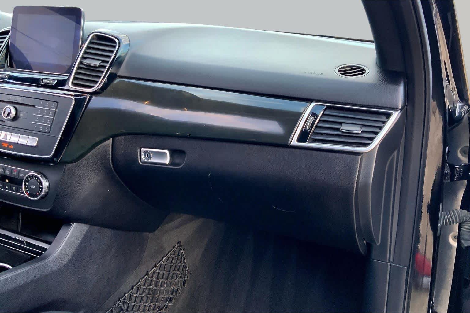 Used 2018 Mercedes-Benz GLE 350 image 19