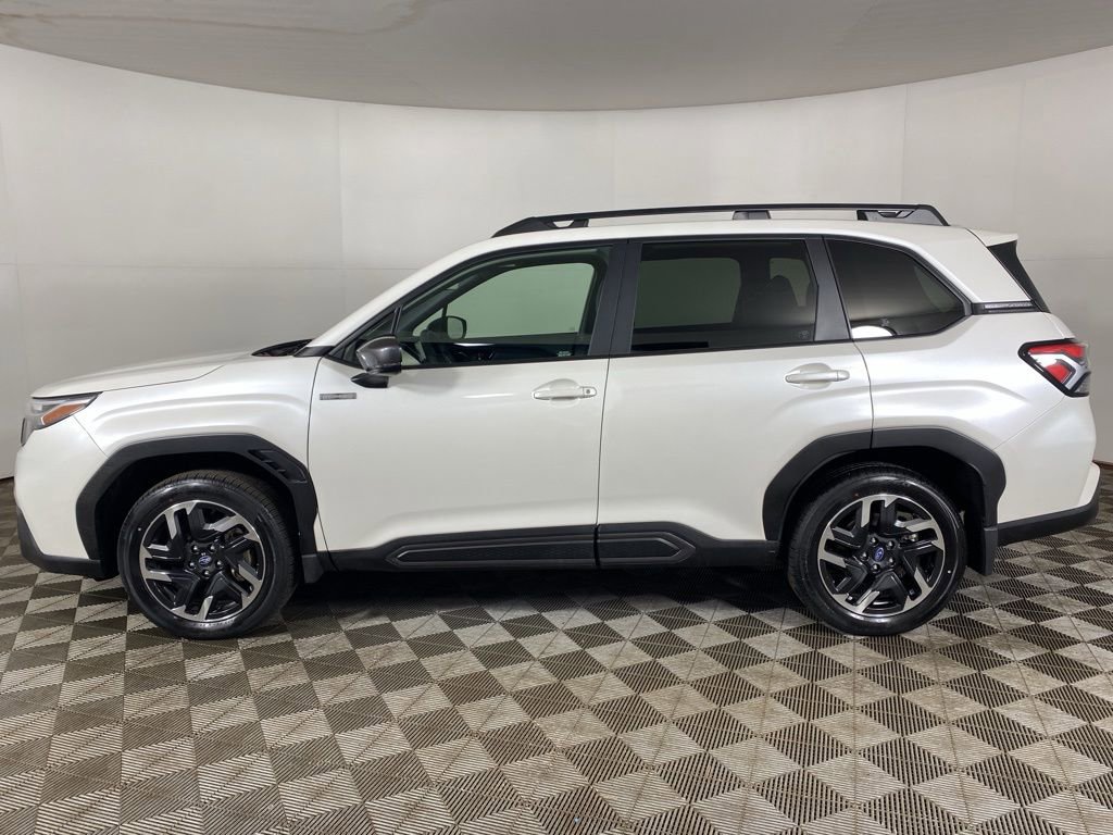 Used 2025 Subaru Forester Limited image 10