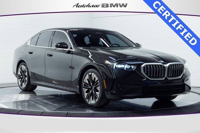 Certified 2025 BMW 530i image 1