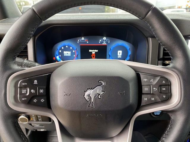 Used 2025 Ford Bronco Badlands image 18