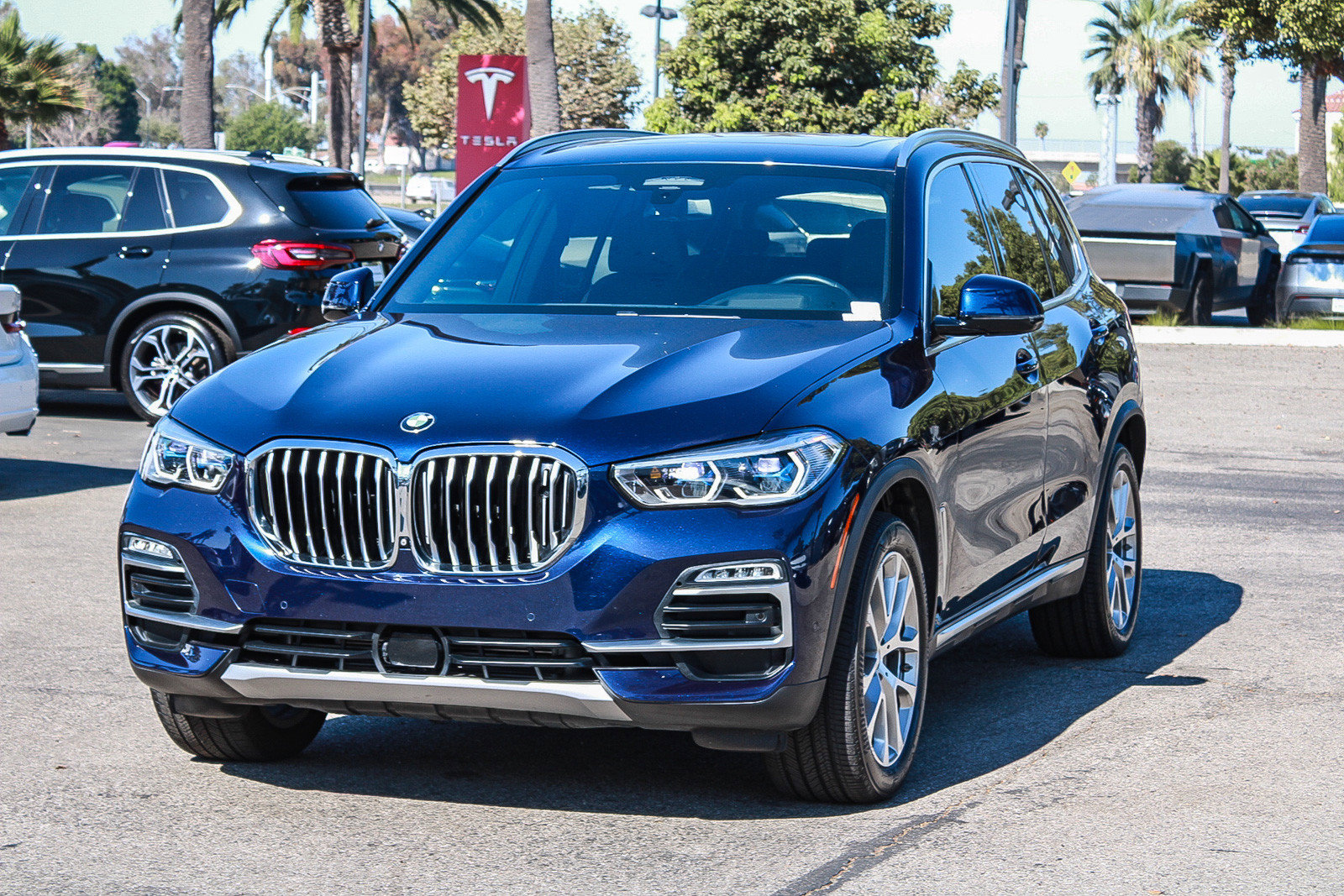 Used 2020 BMW X5 xDrive40i w/ Executive Package AWD/4WD image 3