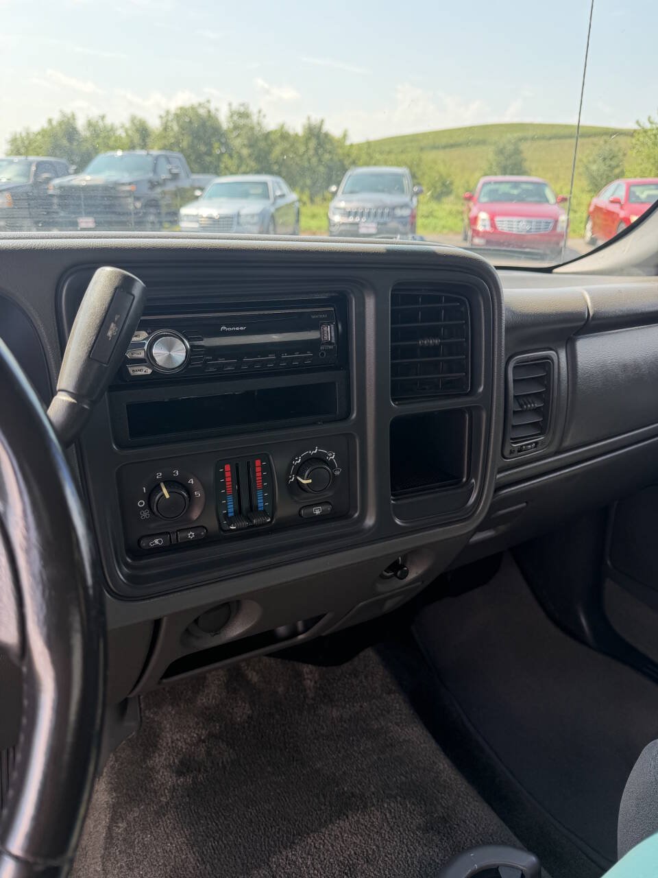 Used 2003 Chevrolet Avalanche 4x4 image 12