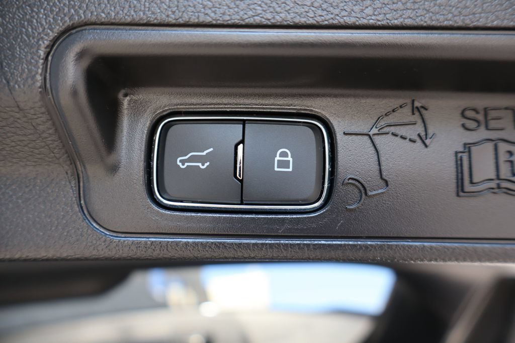 Used 2026 Ford Explorer Platinum AWD/4WD image 32