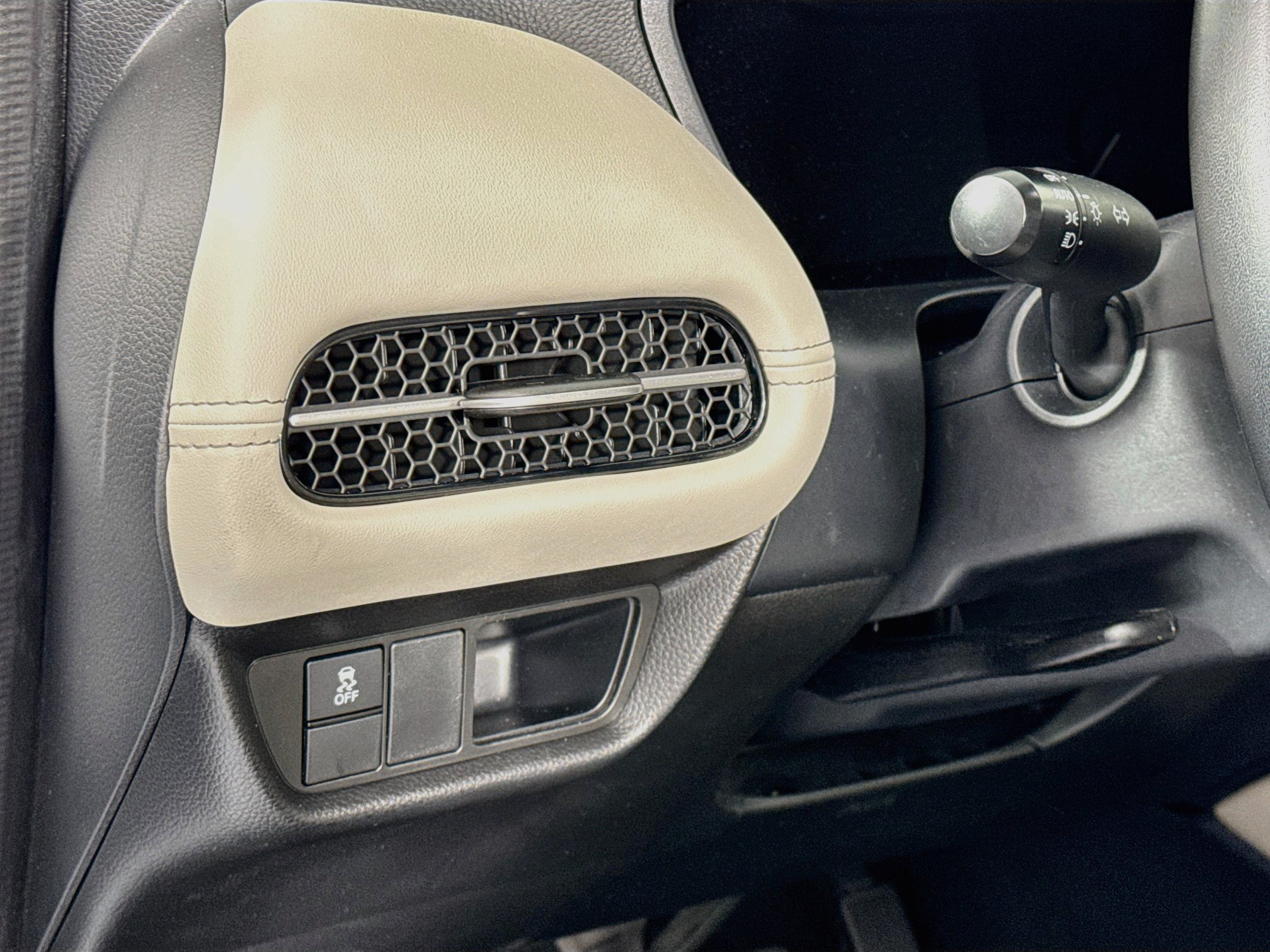 Certified 2025 Honda HR-V EX-L image 10