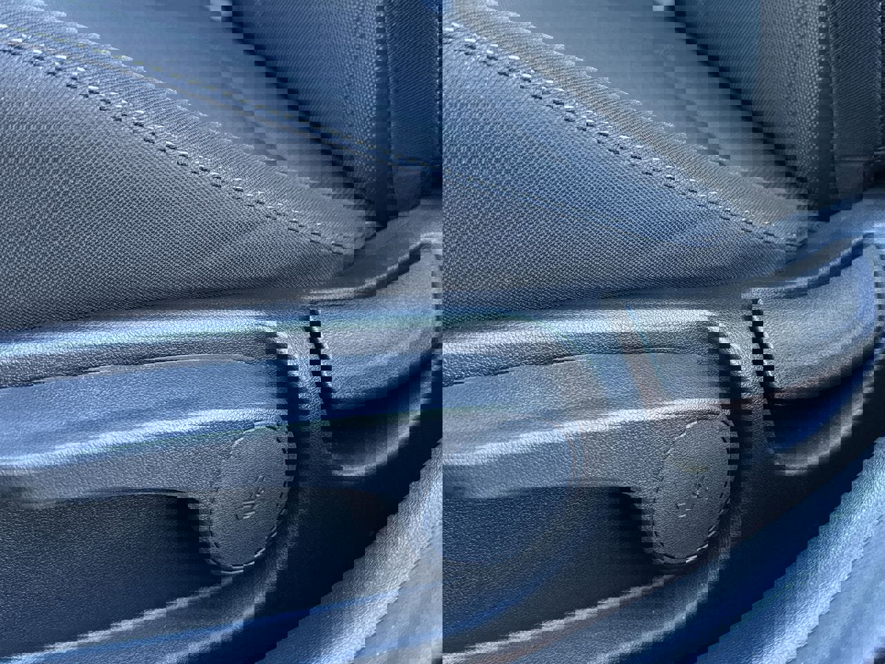 Used 2025 Hyundai Elantra SE image 13