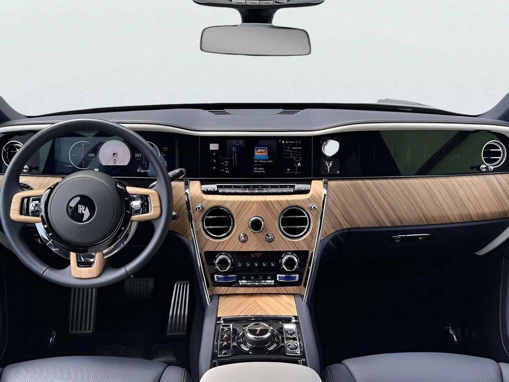 New 2025 Rolls-Royce Cullinan image 5