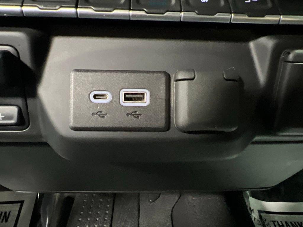 Used 2022 Chevrolet Silverado 2500 LT AWD/4WD image 35