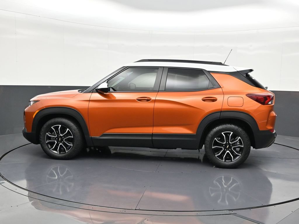 Used 2023 Chevrolet TrailBlazer ACTIV w/ Sun and Liftgate Package image 2