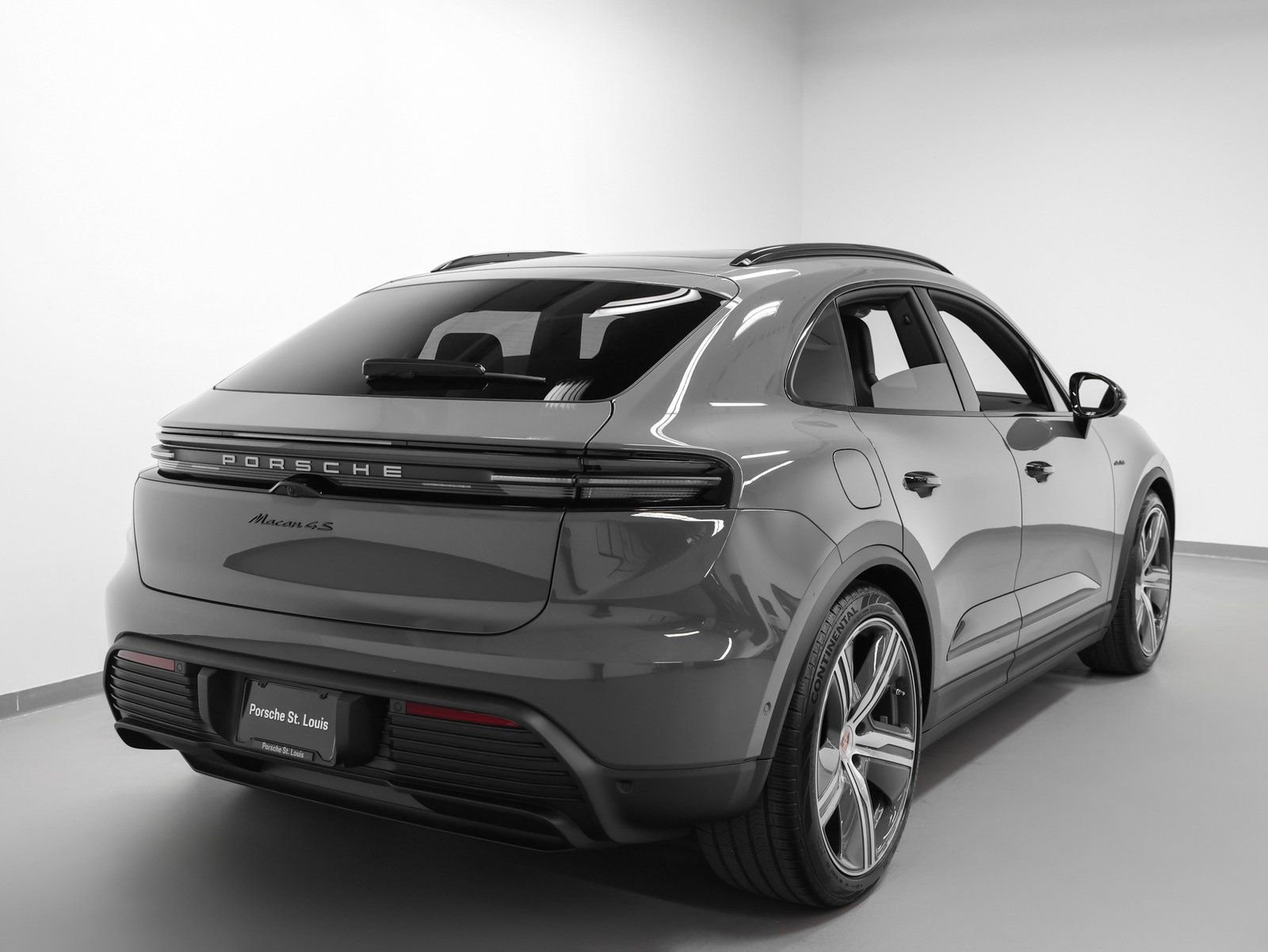 New 2025 Porsche Macan 4S Electric image 12