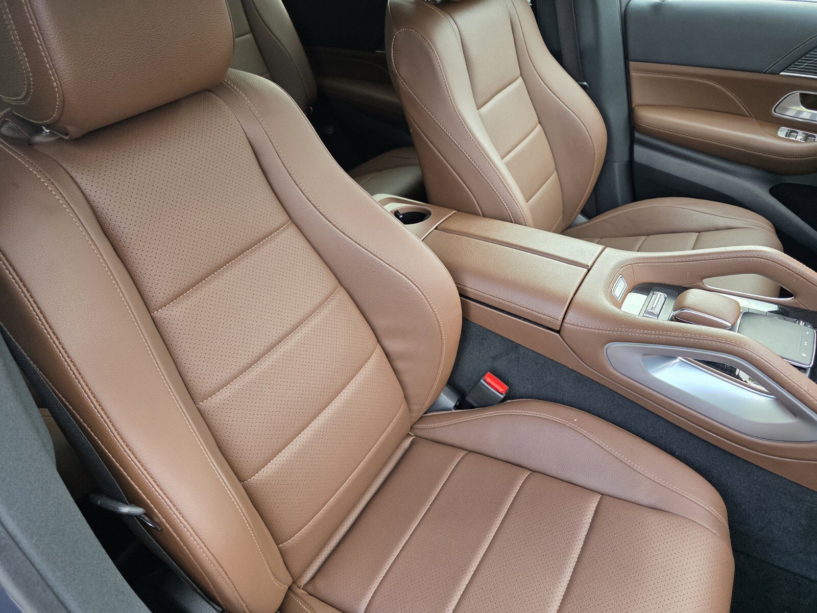 Used 2024 Mercedes-Benz GLS 450 4MATIC image 29