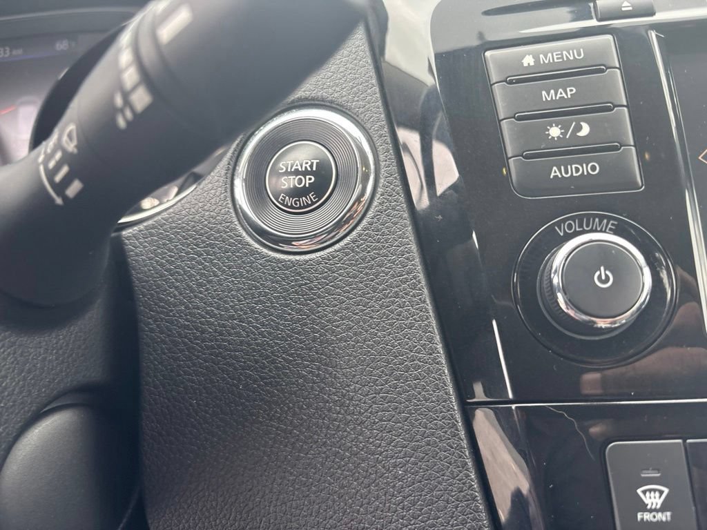 Used 2018 Nissan Rogue SV w/ Sun & Sound Touring Package AWD/4WD image 20